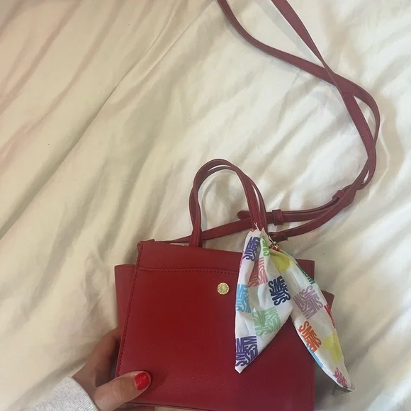 Red Women's Handbag with Scarf Accent Steve Madden - Picture 1 of 4